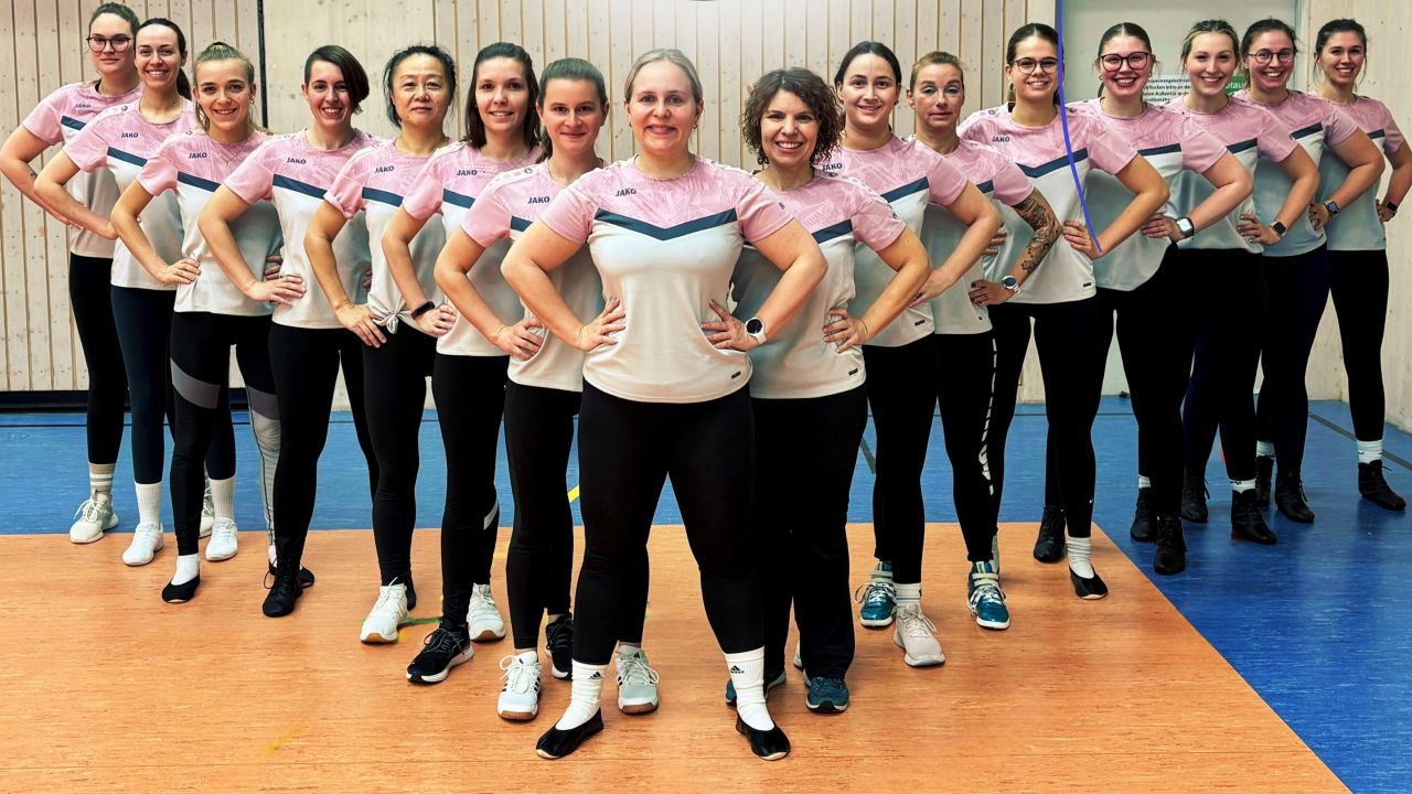 Neue Trainingsshirts für die Showtanzgruppe Young@Heart